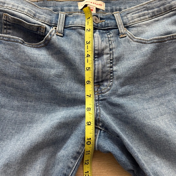 Lucky Brand Ava Mid rise Skinny Jeans with raw hem. - Picture 5 of 8